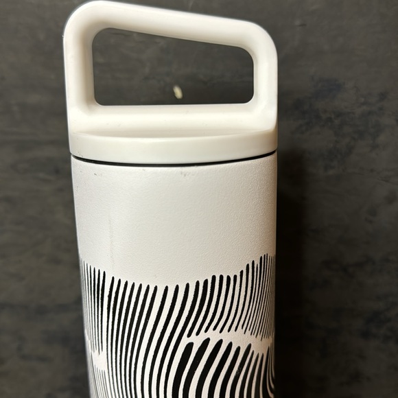Starbucks Miir 20 oz insulated zebra water bottle black & white - Picture 5 of 6